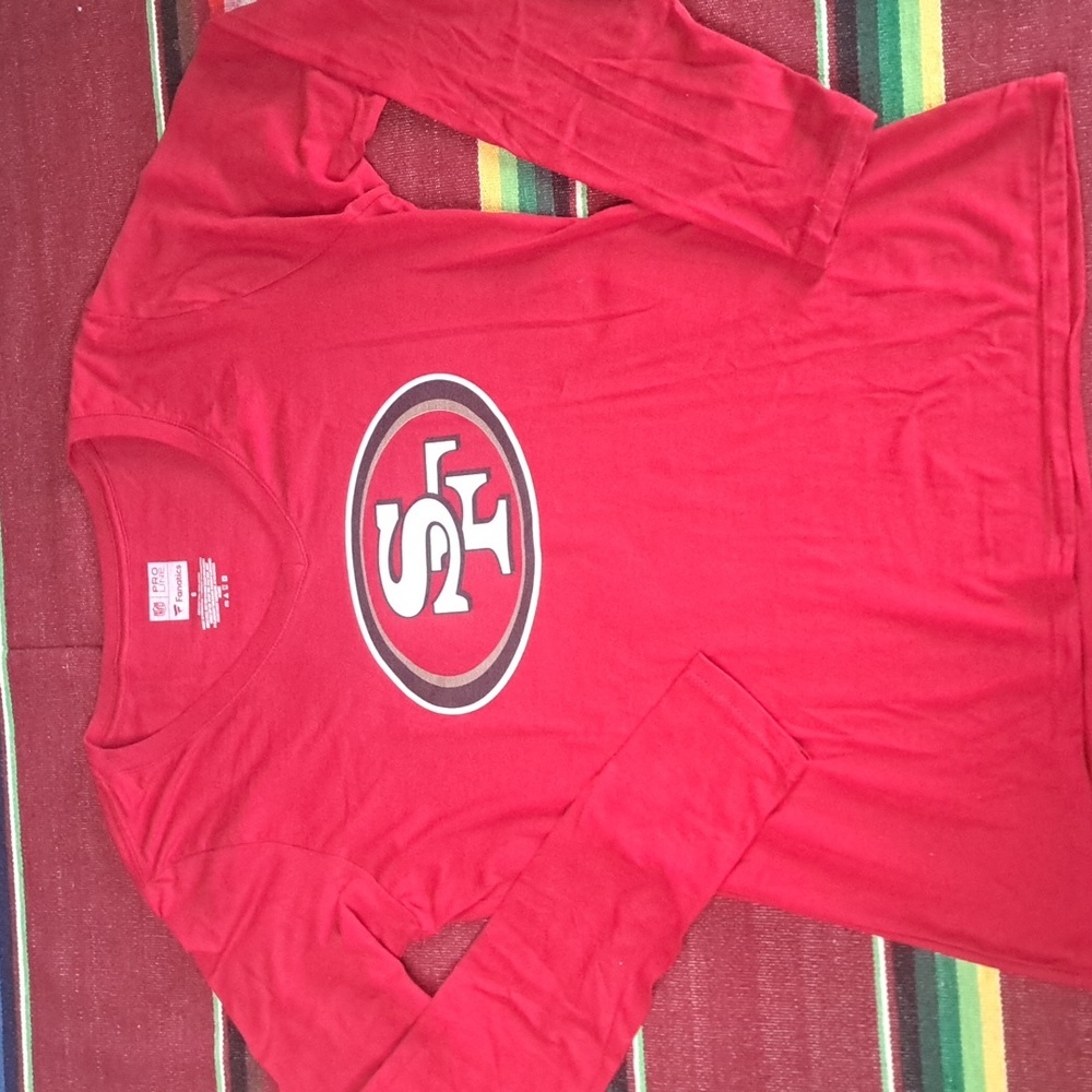 San Francisco 49er's NFL Fanatics Shirt Person 68 Red Oversized Long Sleeve
